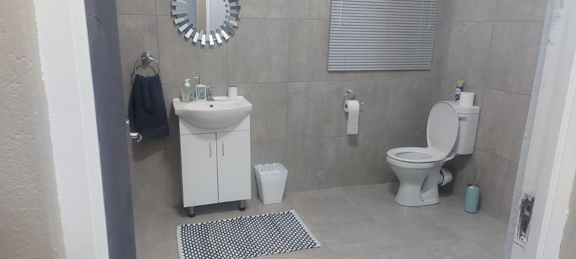 Tj Self-Catering Διαμέρισμα Graaff-Reinet Εξωτερικό φωτογραφία