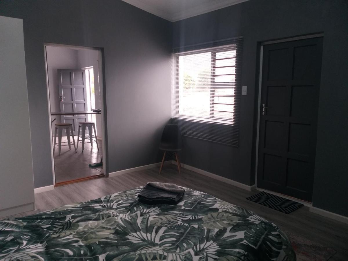 Tj Self-Catering Διαμέρισμα Graaff-Reinet Εξωτερικό φωτογραφία