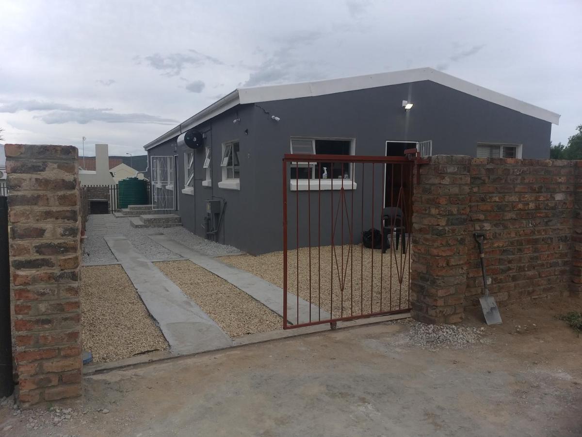 Tj Self-Catering Διαμέρισμα Graaff-Reinet Εξωτερικό φωτογραφία