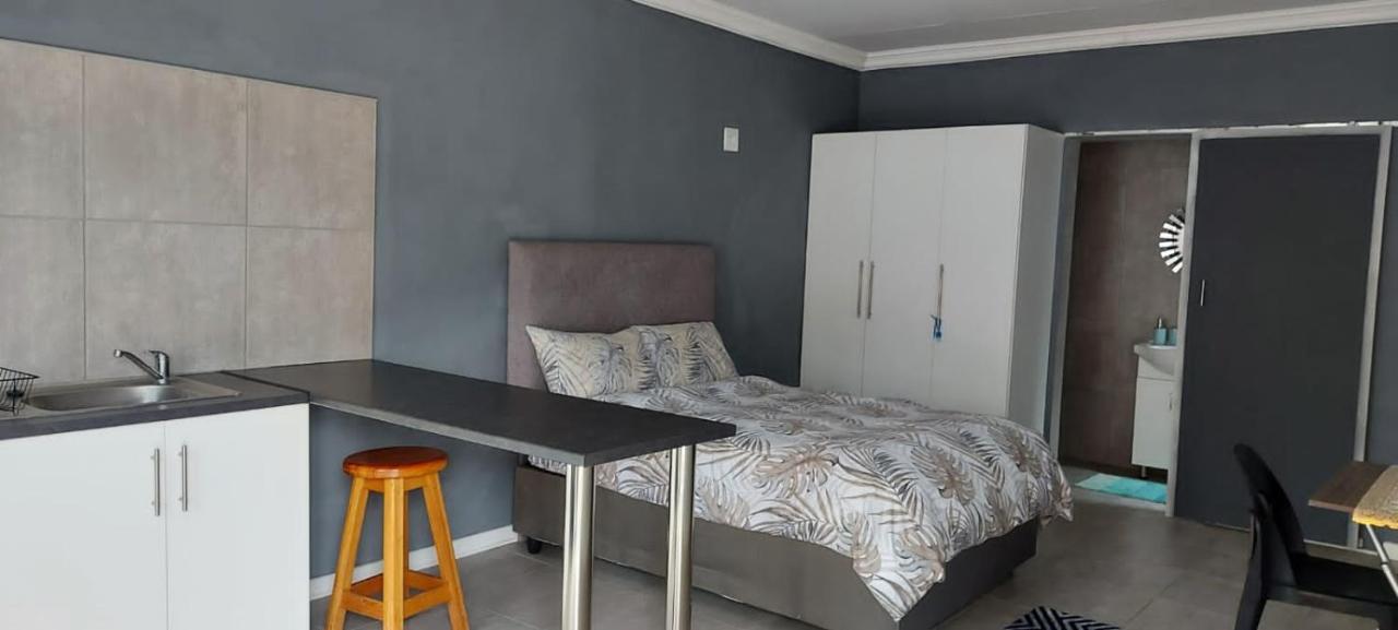 Tj Self-Catering Διαμέρισμα Graaff-Reinet Εξωτερικό φωτογραφία
