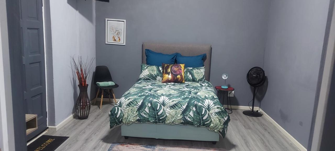 Tj Self-Catering Διαμέρισμα Graaff-Reinet Δωμάτιο φωτογραφία