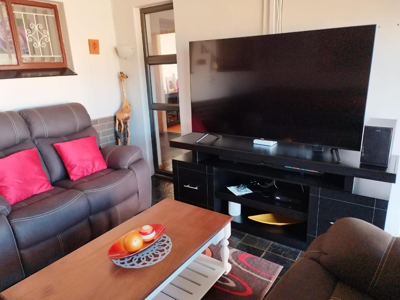 Tj Self-Catering Διαμέρισμα Graaff-Reinet Δωμάτιο φωτογραφία