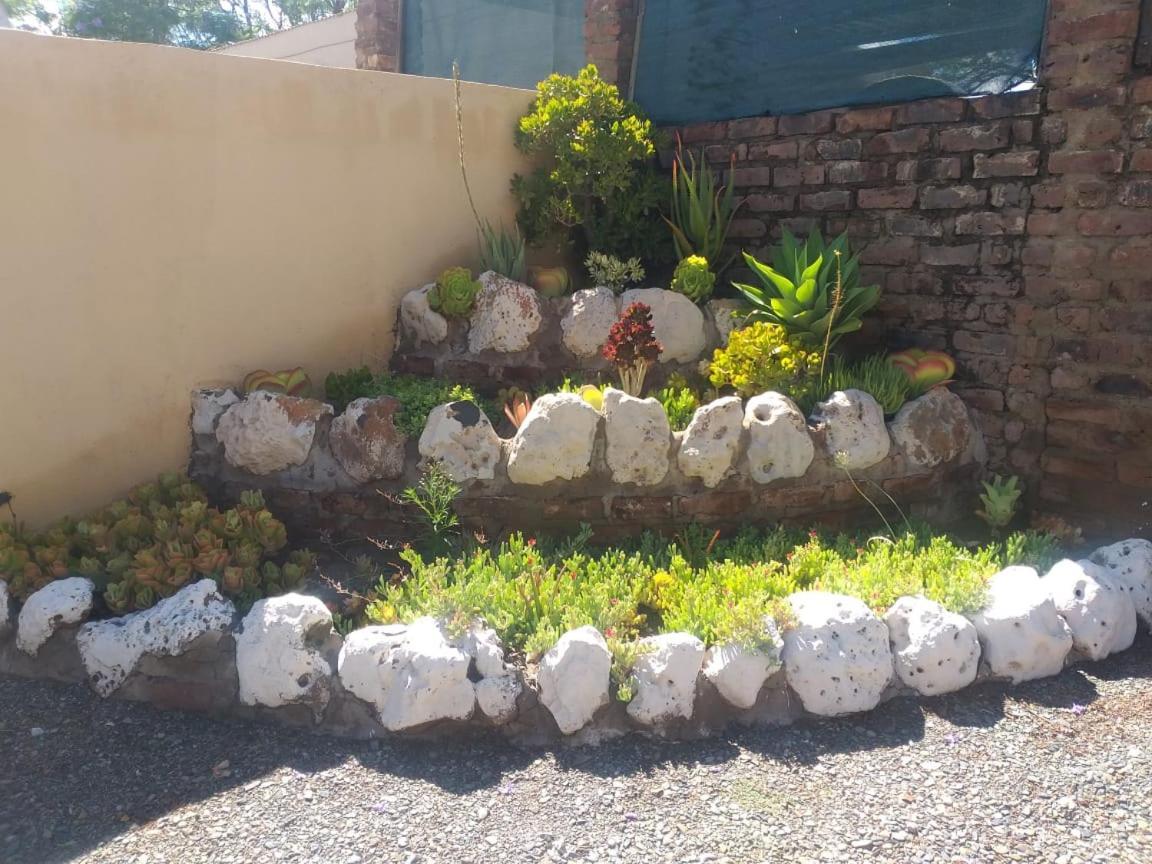 Tj Self-Catering Διαμέρισμα Graaff-Reinet Δωμάτιο φωτογραφία